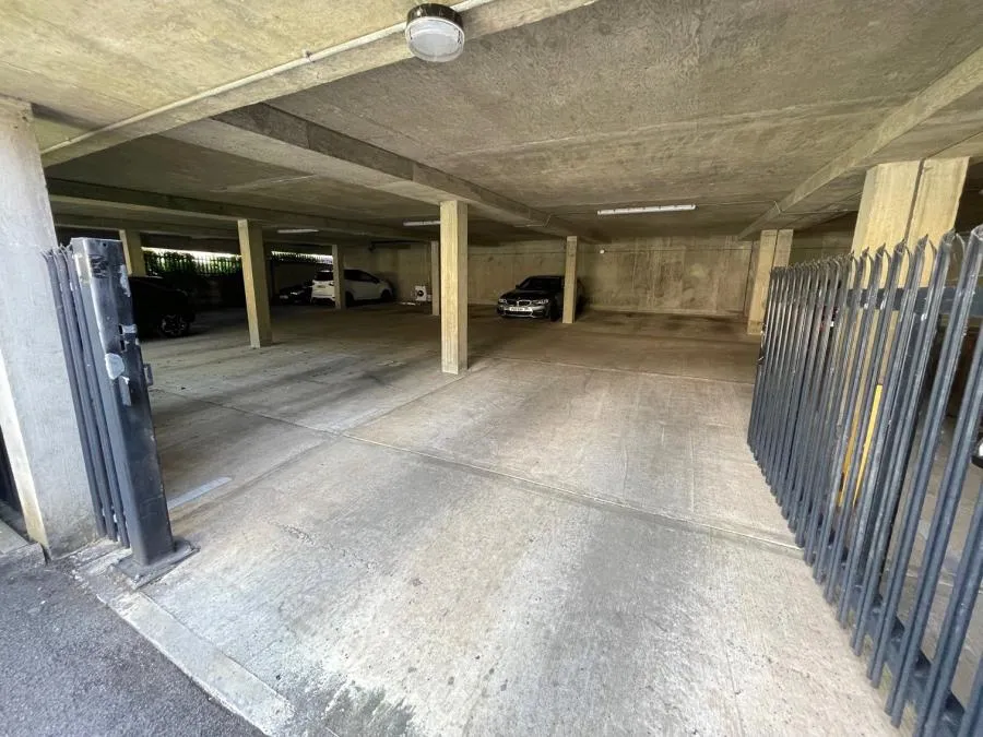 Earls Meade, Luton, LU2, photo 12