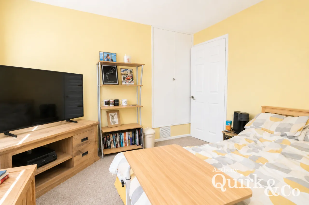 First Avenue, Canvey Island, SS8, photo 7