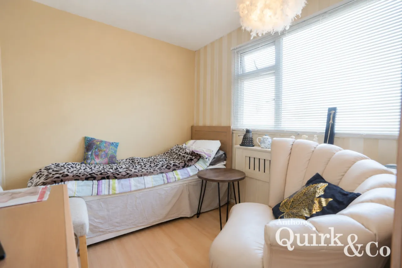 First Avenue, Canvey Island, SS8, photo 12