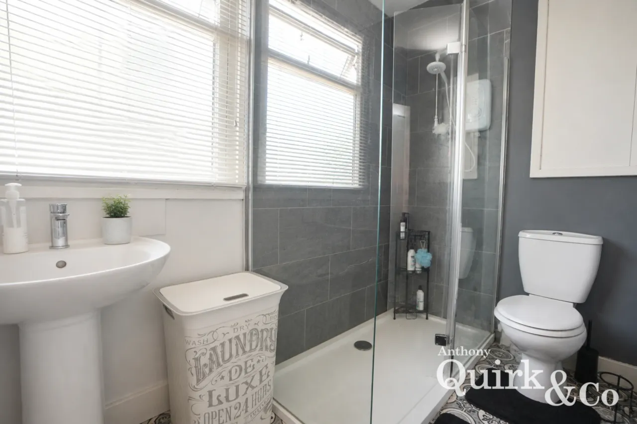 First Avenue, Canvey Island, SS8, photo 9