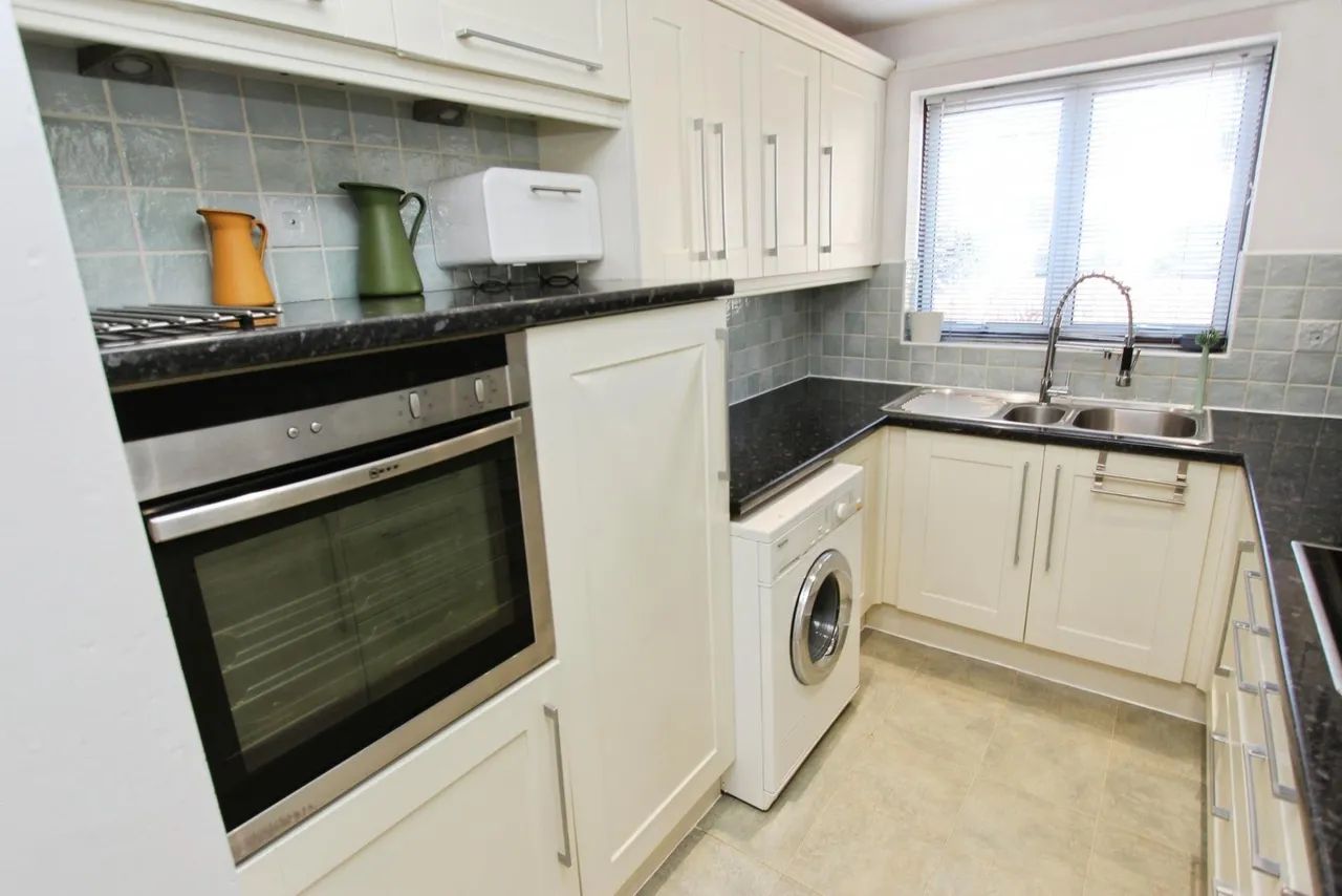 Benington Drive, Wollaton, NG8, photo 2