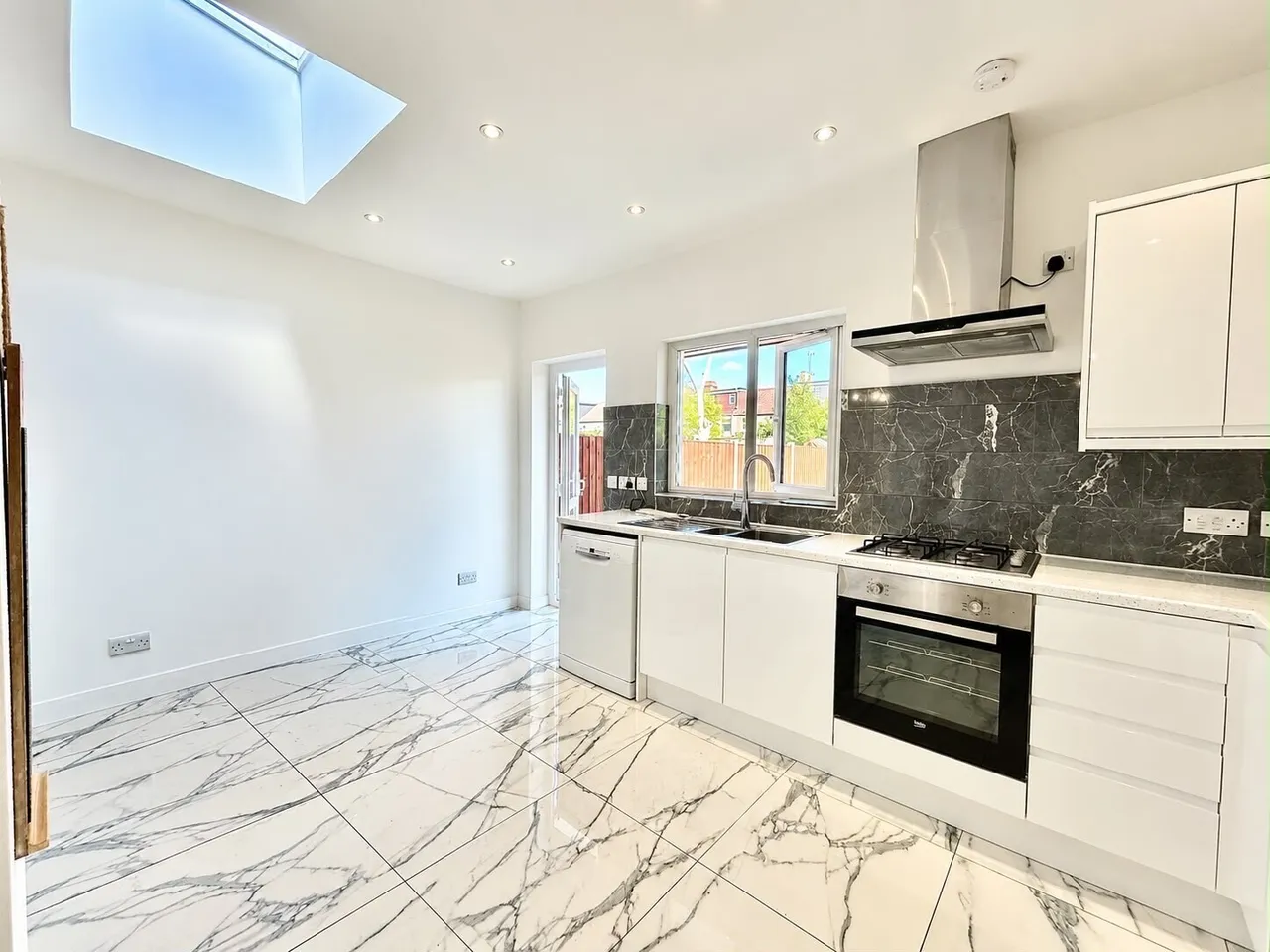 Sanderstead Road, Leyton E10, photo 9