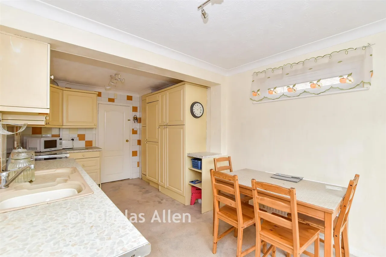 Wick Lane, Wickford, SS11, photo 6