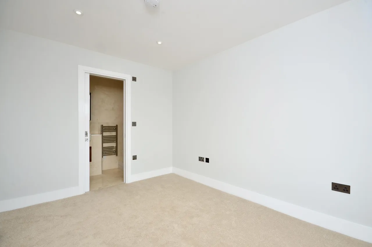 Flat 16, Magna West, Lavender Park Road, West Byfleet, photo 6