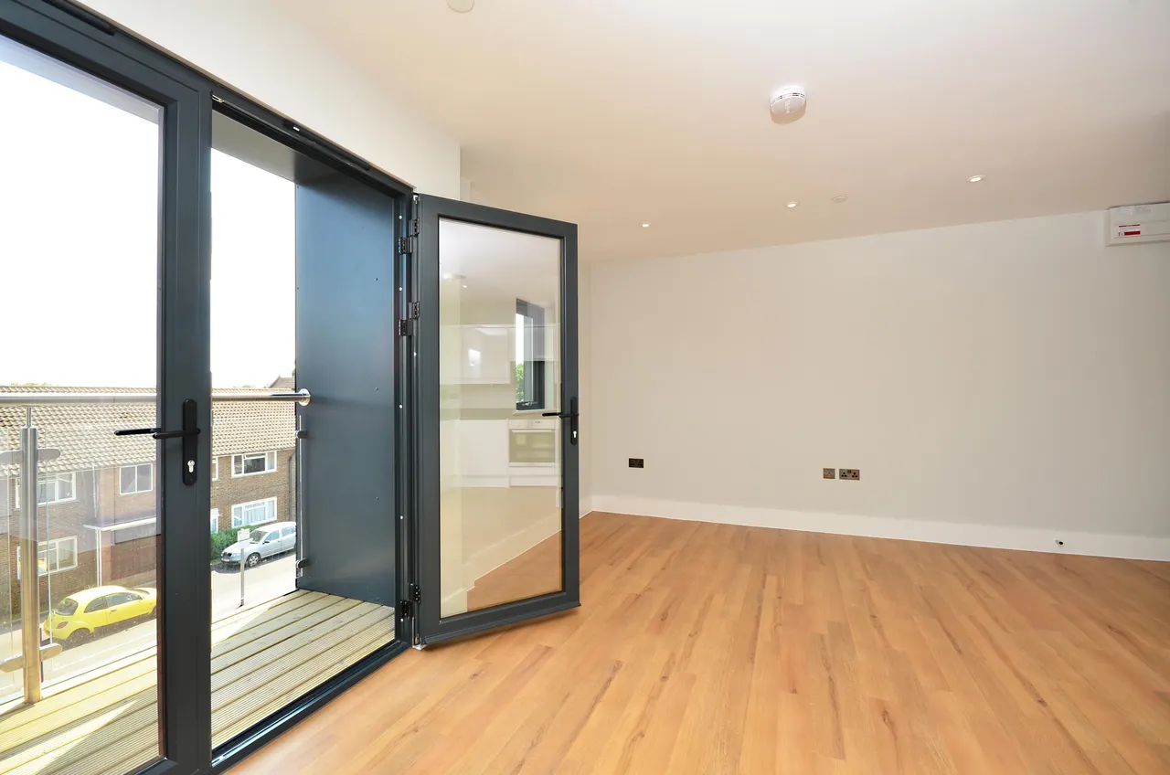 Flat 16, Magna West, Lavender Park Road, West Byfleet, photo 5