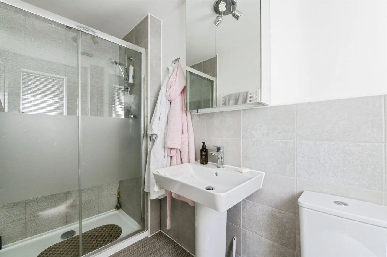 Cloakham Drive, Axminster, EX13, photo 10