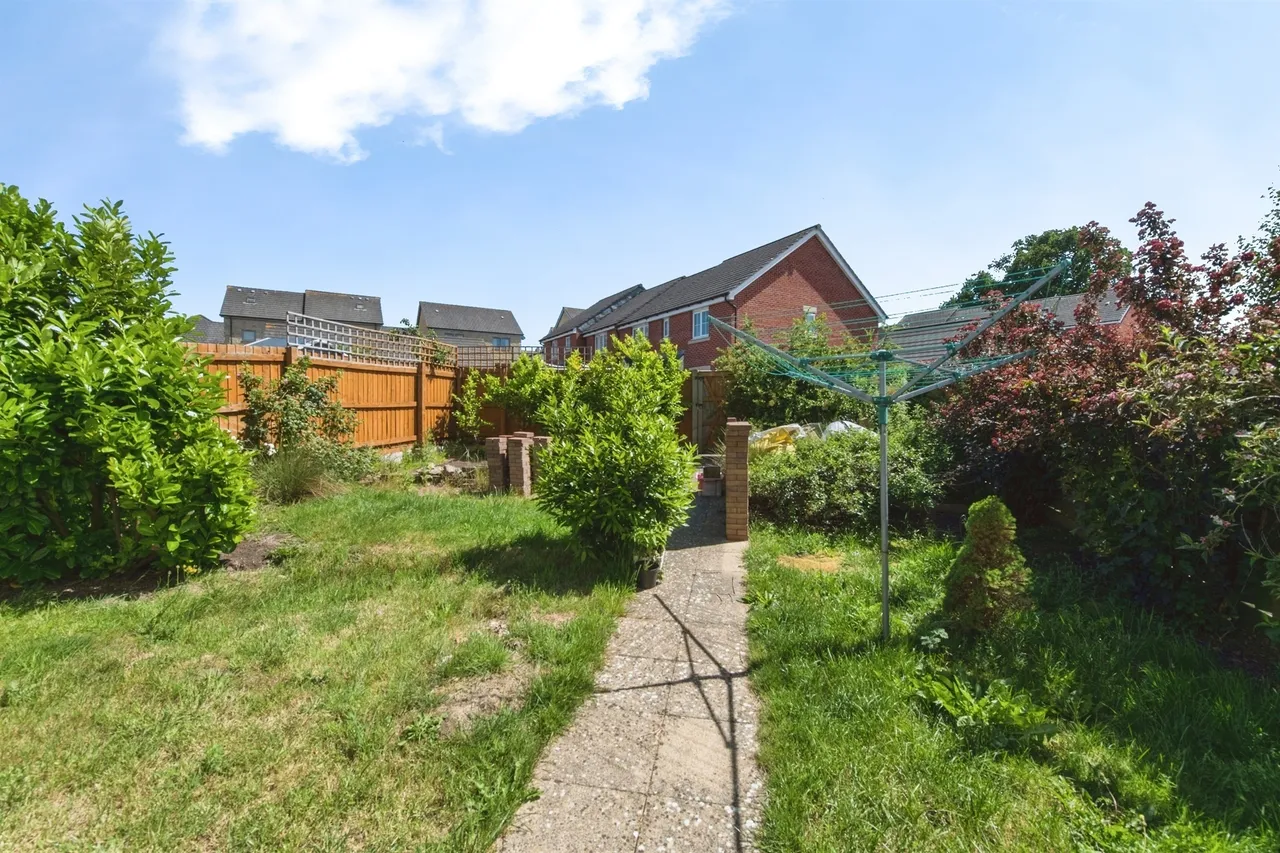 Cloakham Drive, Axminster, EX13, photo 2