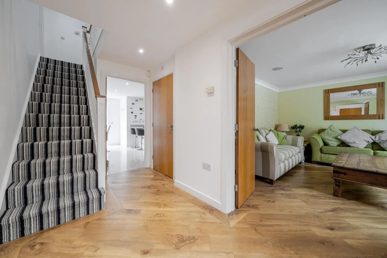 Dorset Crescent, Basingstoke, RG22, photo 3