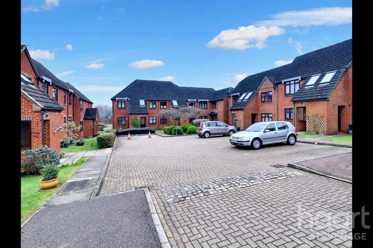The Lawns, Stevenage, SG2, photo 12