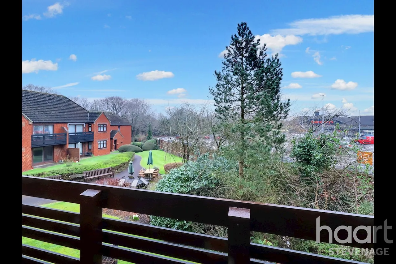 The Lawns, Stevenage, SG2, photo 10