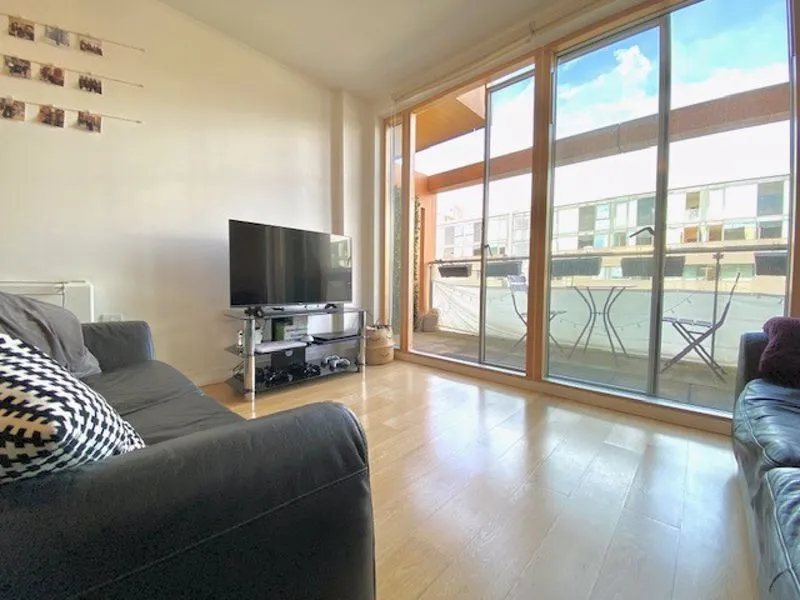 1 bed flat to rent — Crampton Street, London SE17 3BU