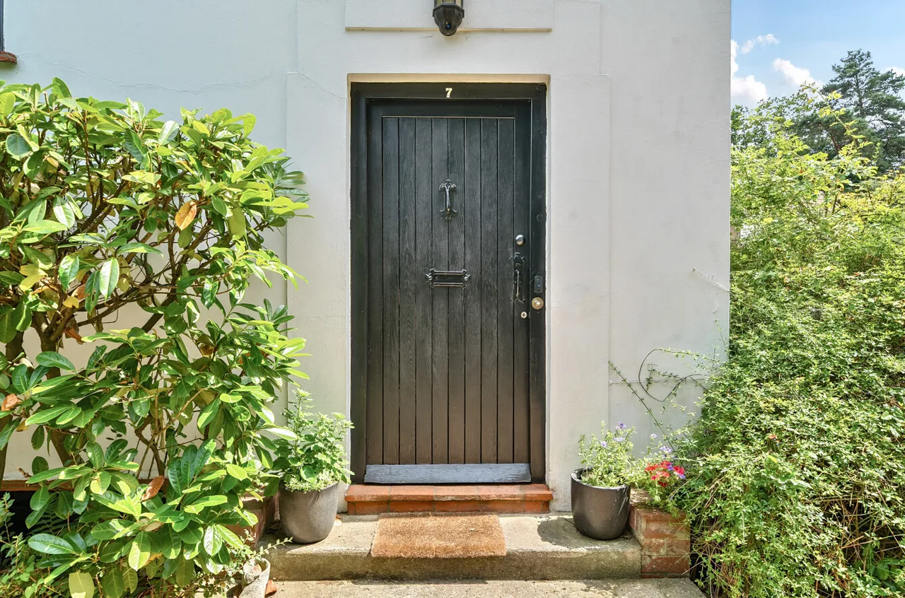 Tekels Avenue, Camberley, Surrey, GU15 2LA, photo 17