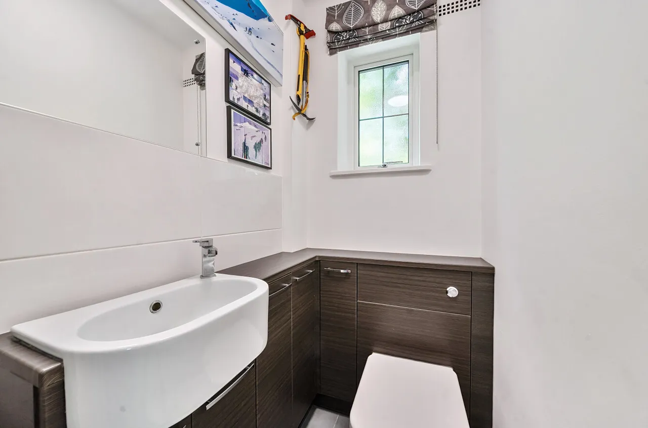 Tekels Avenue, Camberley, Surrey, GU15 2LA, photo 24