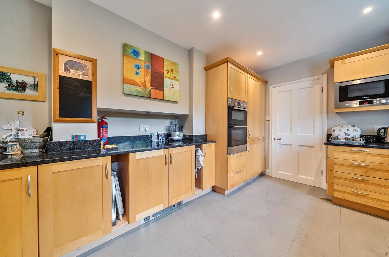 Tekels Avenue, Camberley, Surrey, GU15 2LA, photo 16