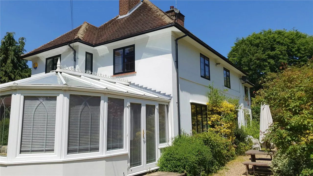 Tekels Avenue, Camberley, Surrey, GU15 2LA, photo 28