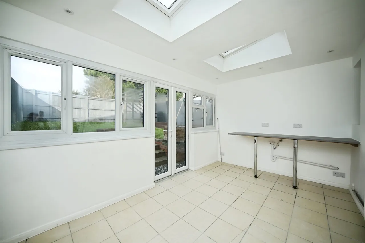 Lyngford Square, Taunton, TA2, photo 4