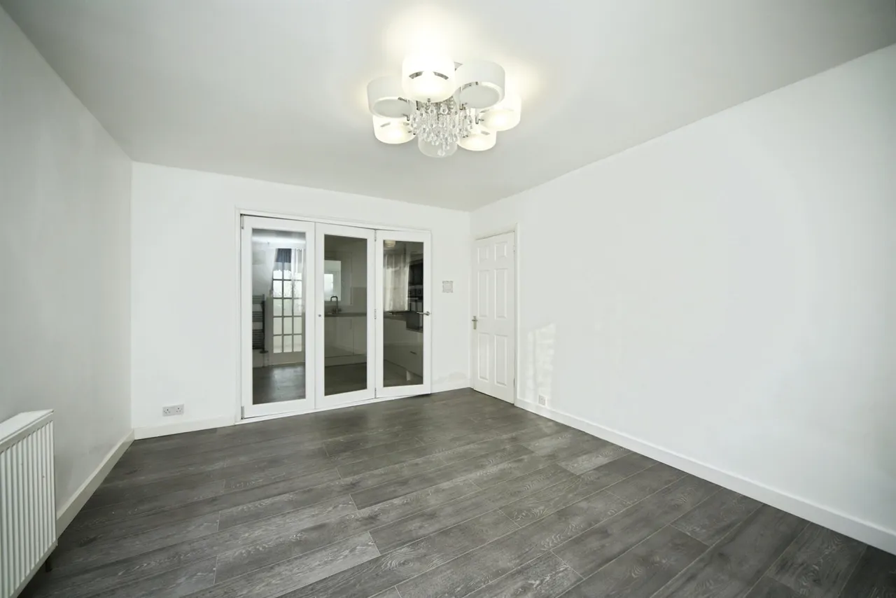 Lyngford Square, Taunton, TA2, photo 3