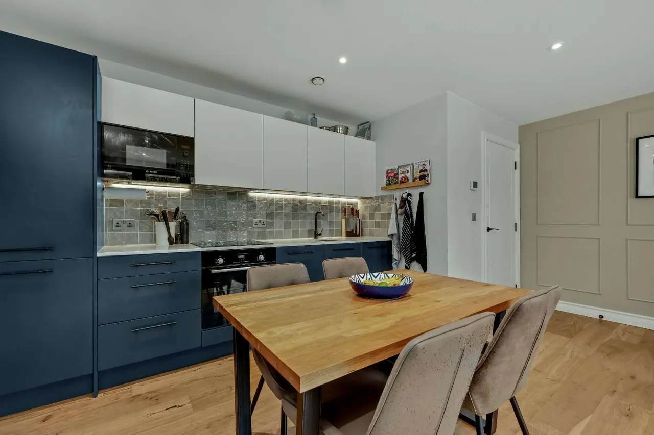 Littleworth Road, Esher, Surrey, KT10 9FP, photo 6