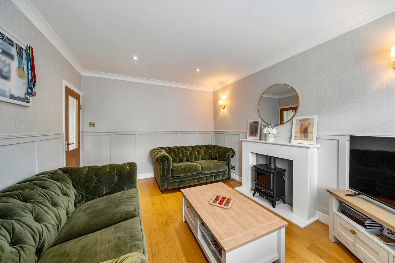 Sussex Road, Ickenham, UB10, photo 4