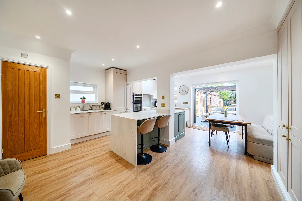 Sussex Road, Ickenham, UB10, photo 5
