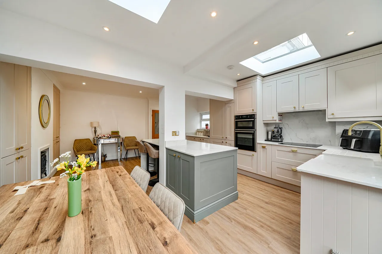 Sussex Road, Ickenham, UB10, photo 8