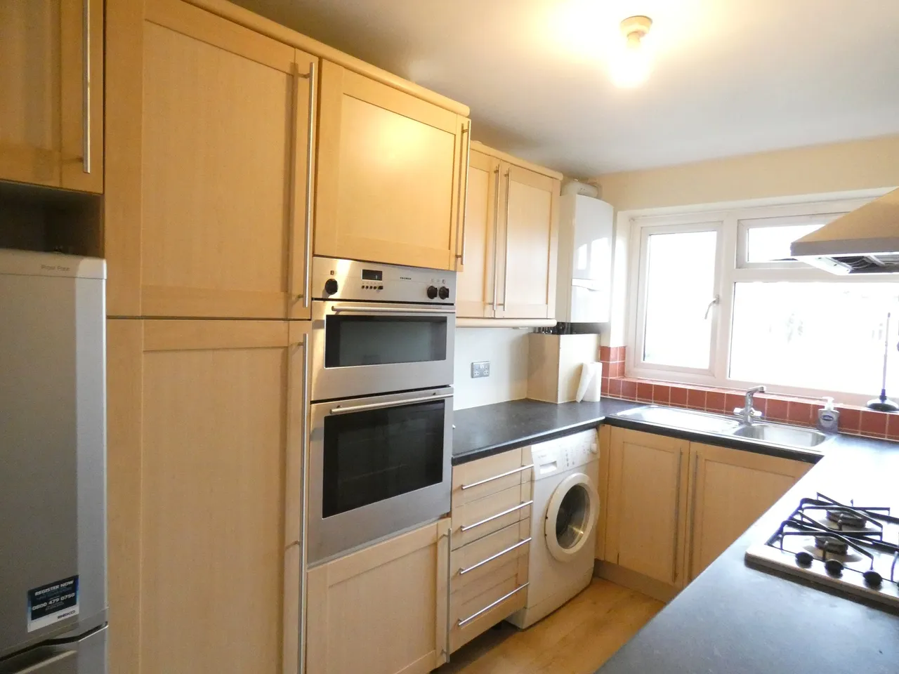 2 bed flat to rent, Middleton Avenue, Greenford, UB6