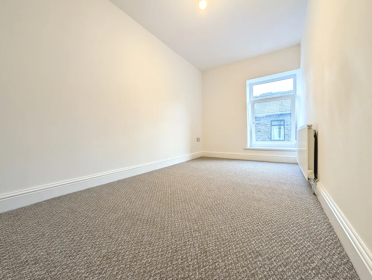 Maindy Road, Ton Pentre, CF41, photo 8