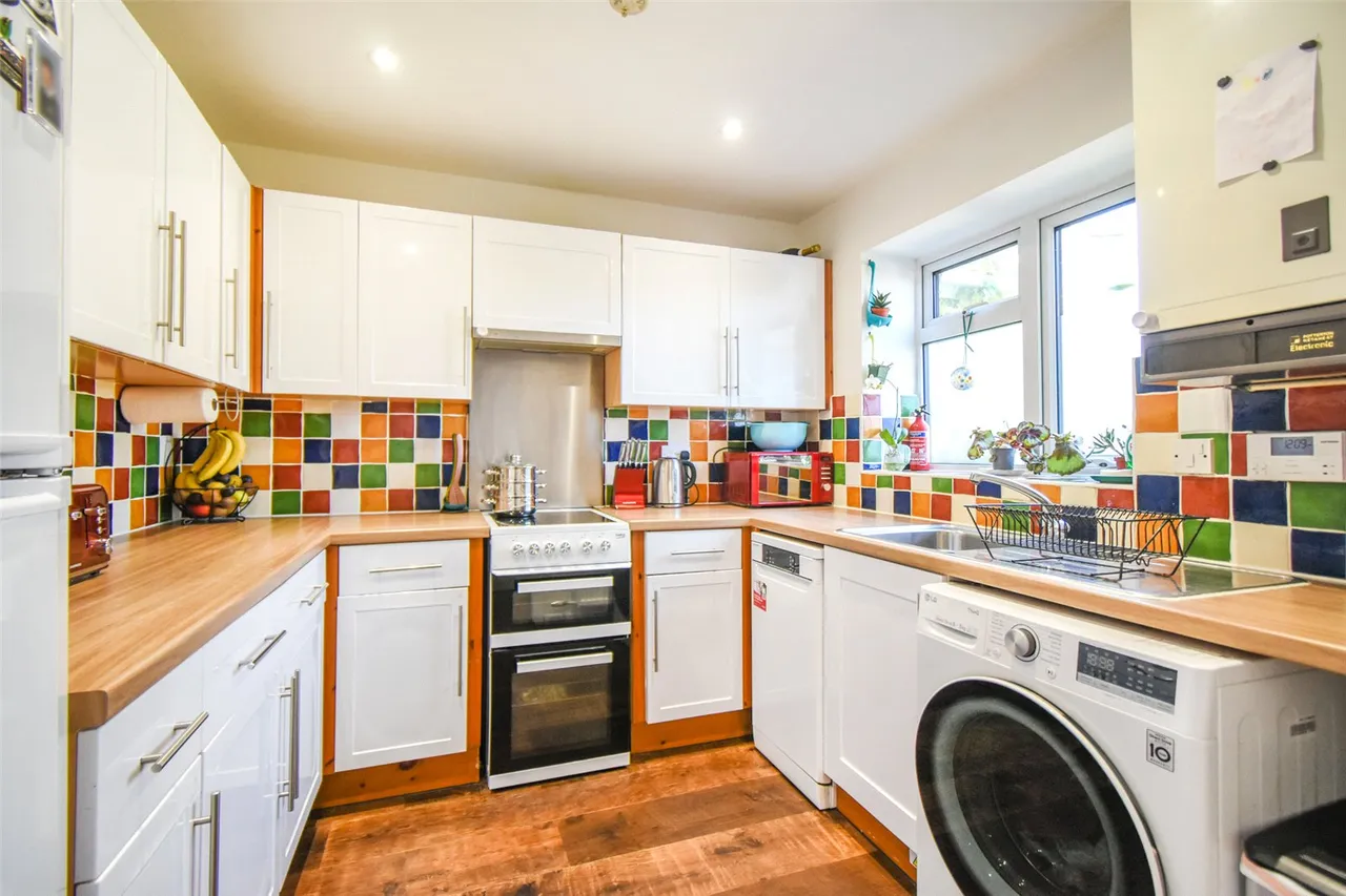 Compass Field, Hook, Hampshire, RG27 9SH, photo 6