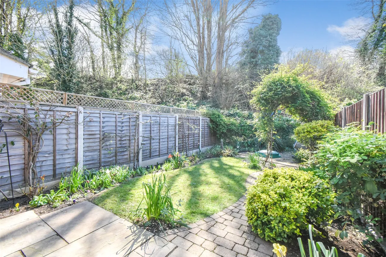 Compass Field, Hook, Hampshire, RG27 9SH, photo 12