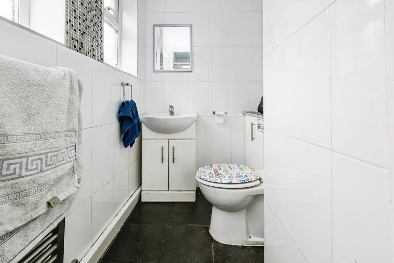 Abbs Cross Lane, Hornchurch, RM12, photo 12