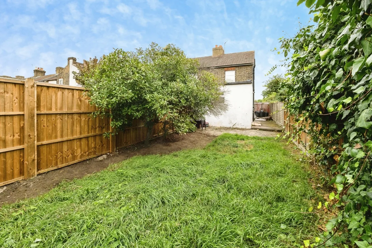 Abbs Cross Lane, Hornchurch, RM12, photo 18