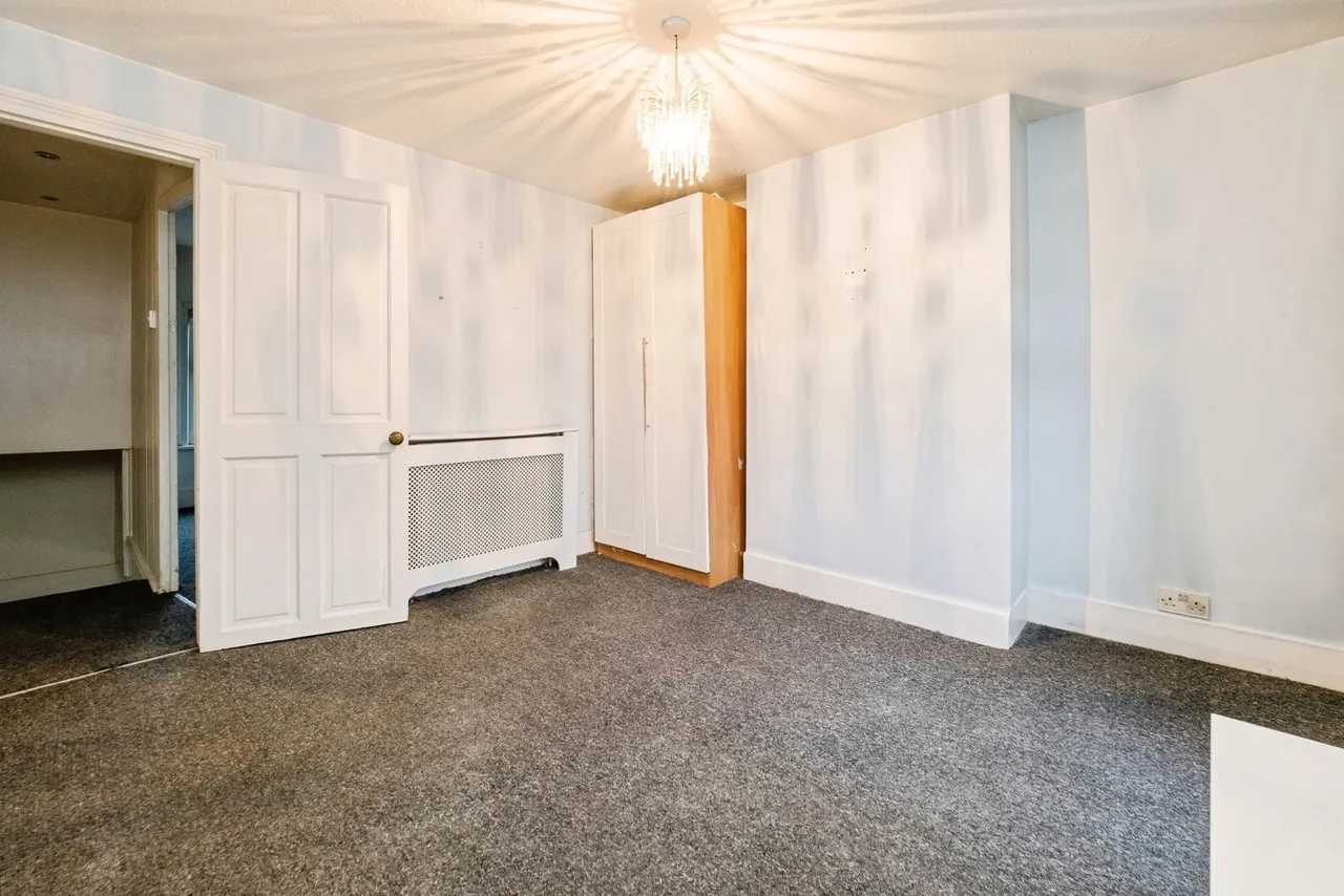 Abbs Cross Lane, Hornchurch, RM12, photo 15