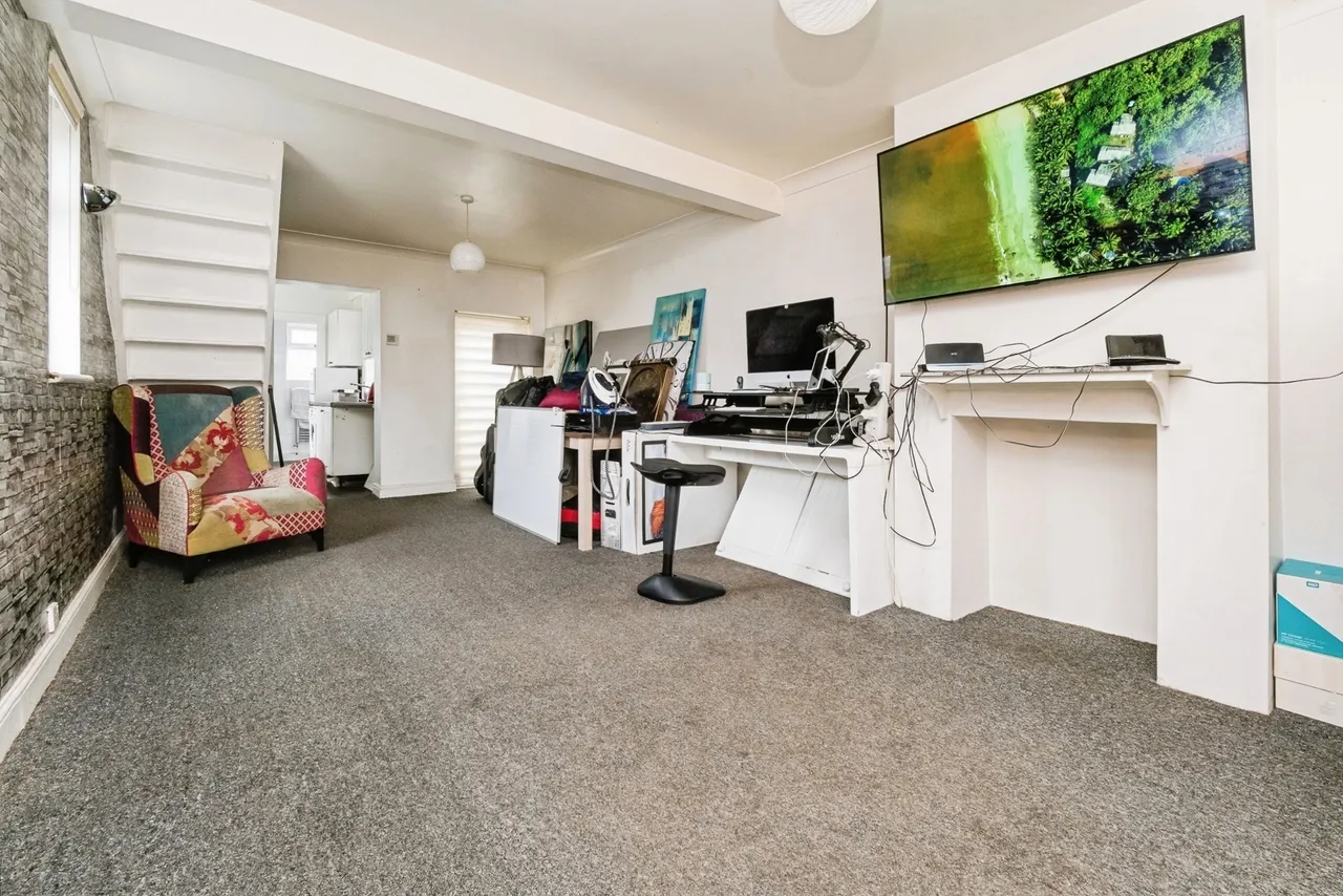 Abbs Cross Lane, Hornchurch, RM12, photo 5
