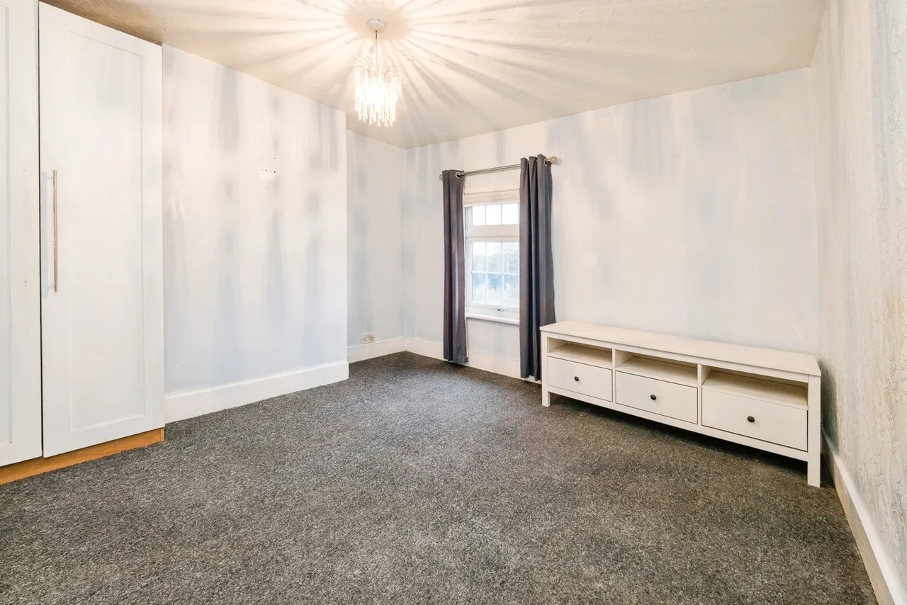 Abbs Cross Lane, Hornchurch, RM12, photo 8