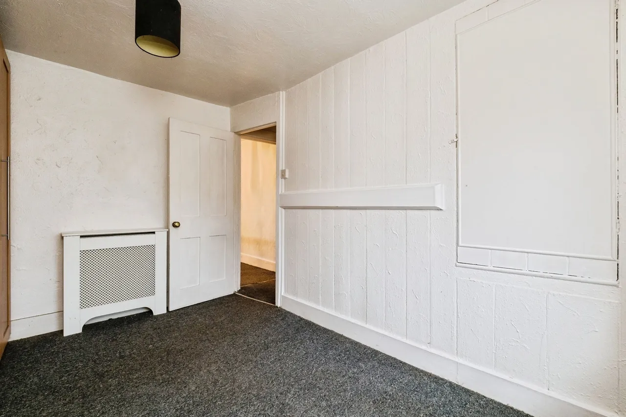Abbs Cross Lane, Hornchurch, RM12, photo 14