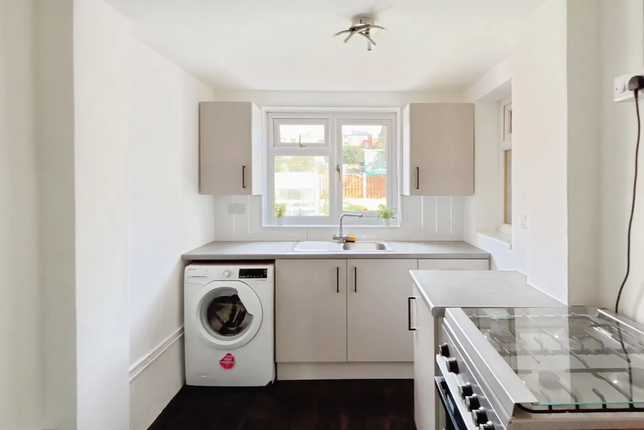 Broom Valley Road, Rotherham, S60, photo 9