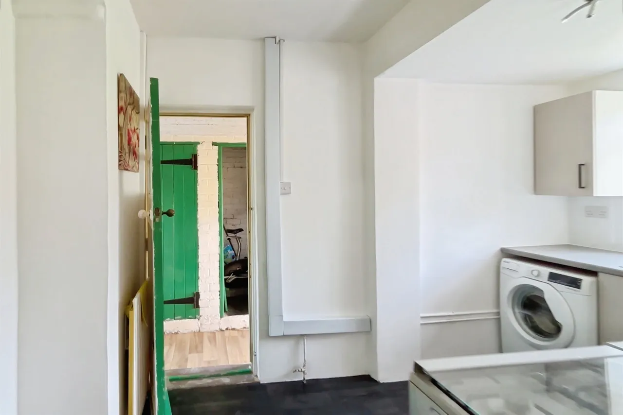 Broom Valley Road, Rotherham, S60, photo 10