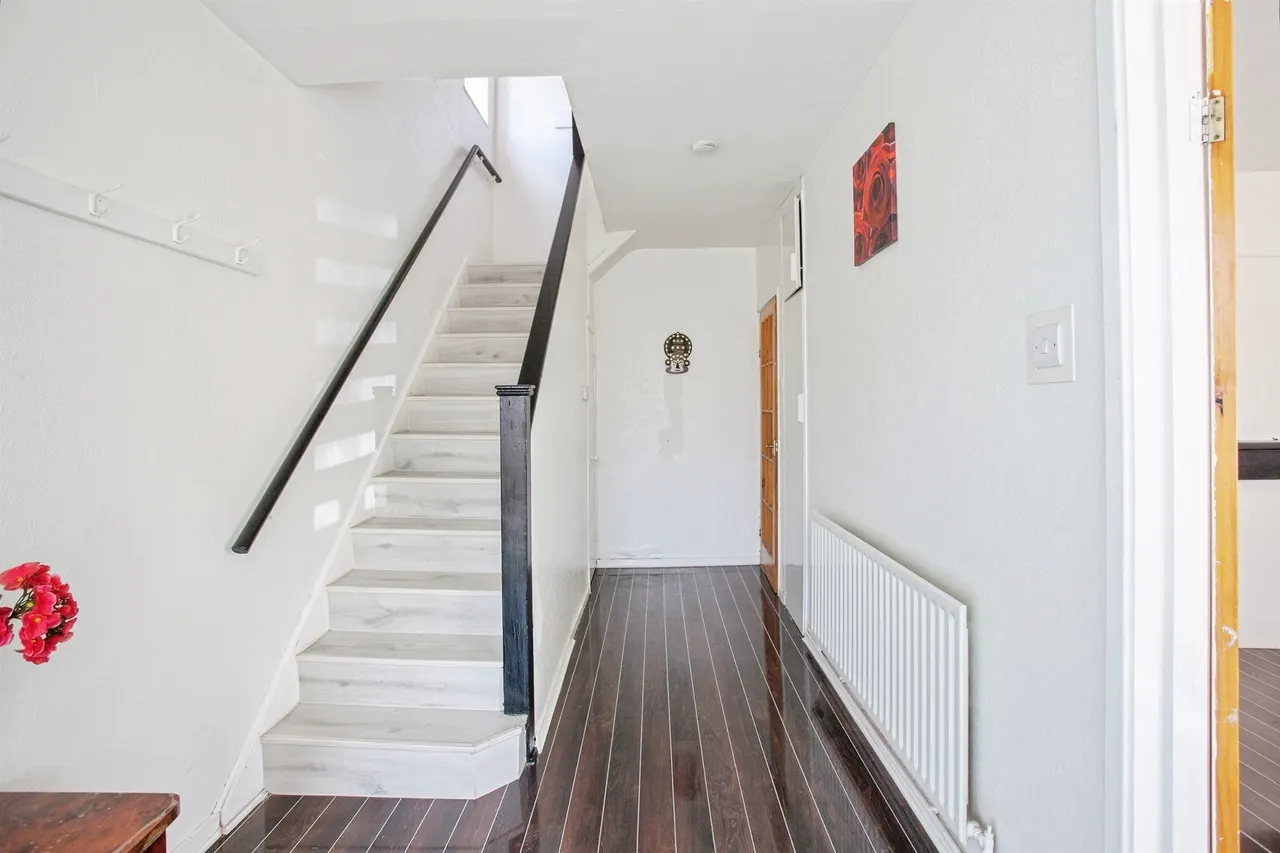 Broom Valley Road, Rotherham, S60, photo 2