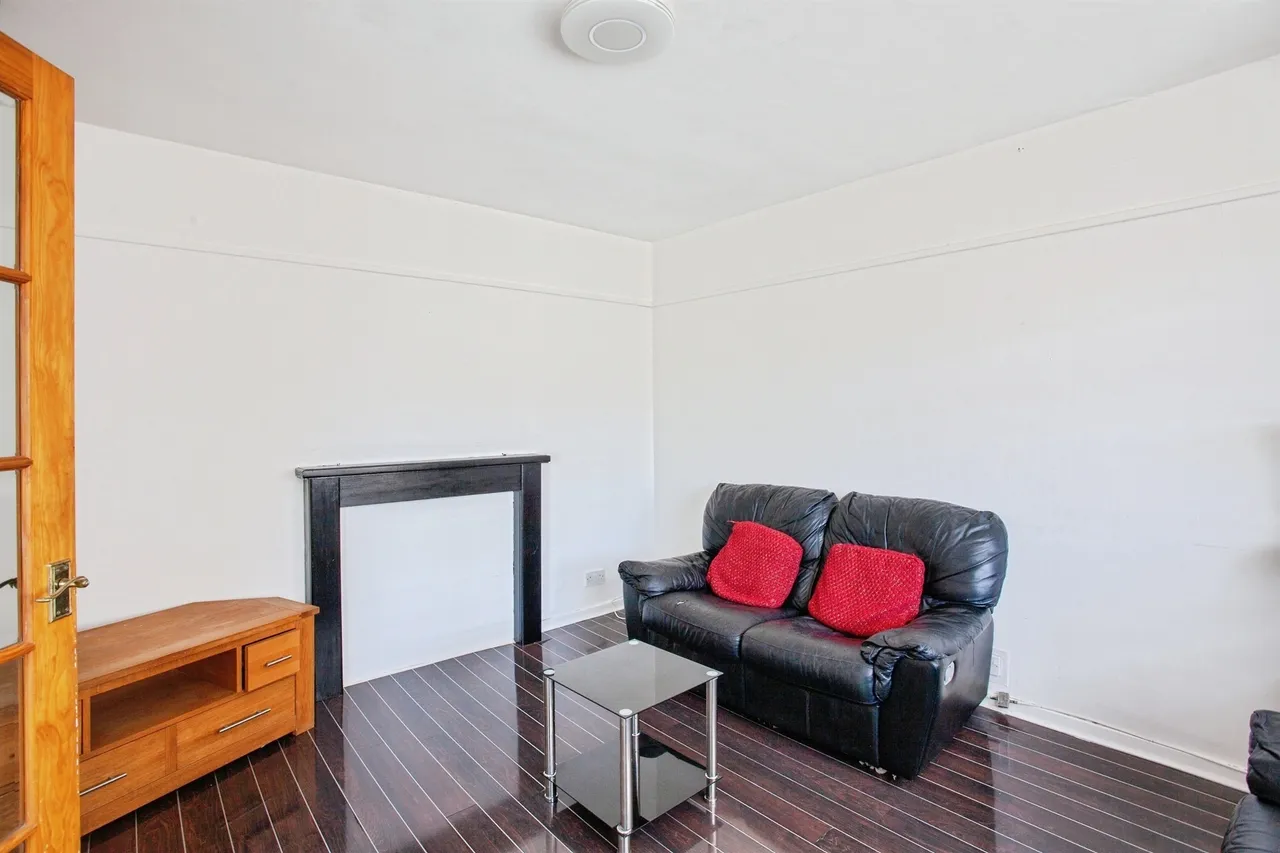 Broom Valley Road, Rotherham, S60, photo 4