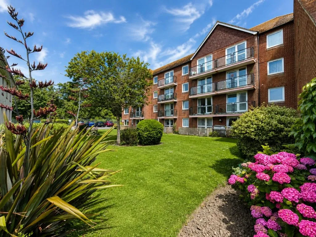 2 bed flat for sale, Brookfield Road, Bexhill on Sea
