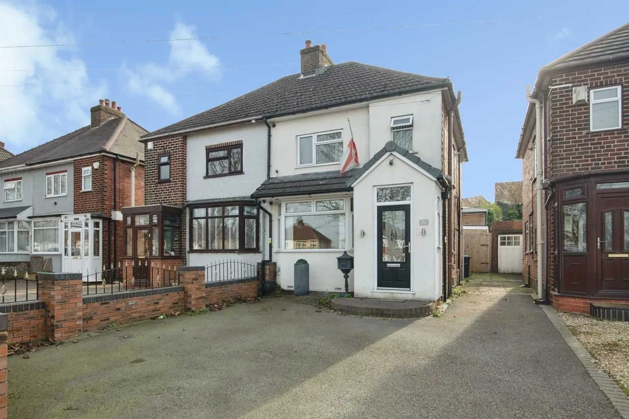 3 bed house for sale — Birmingham New Road, Dudley