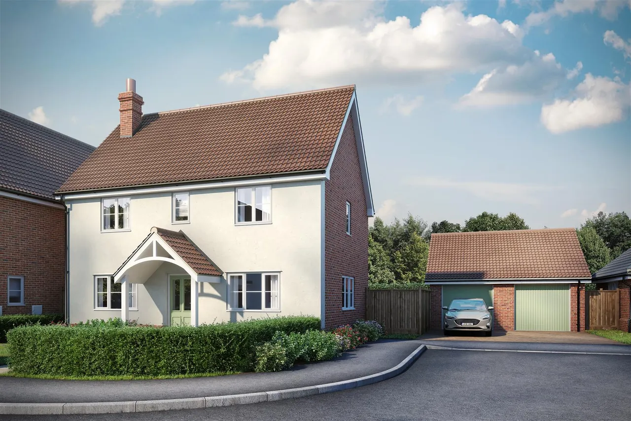3 bed house for sale, Church Road, Saxon Fields, NR35