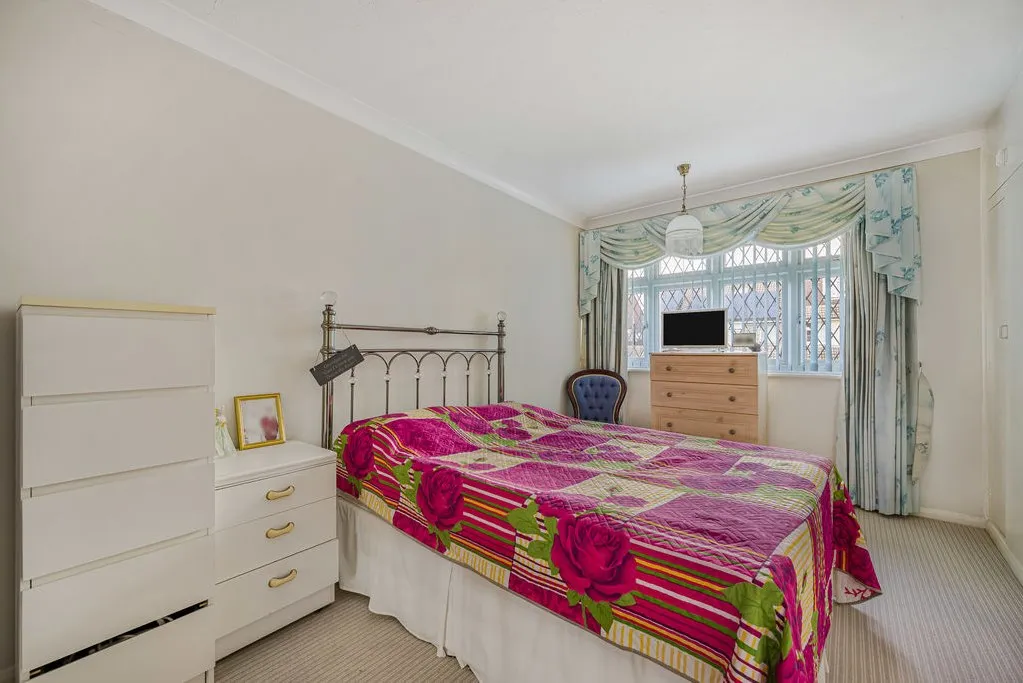 Lesley Close, Bexley, DA5, photo 12