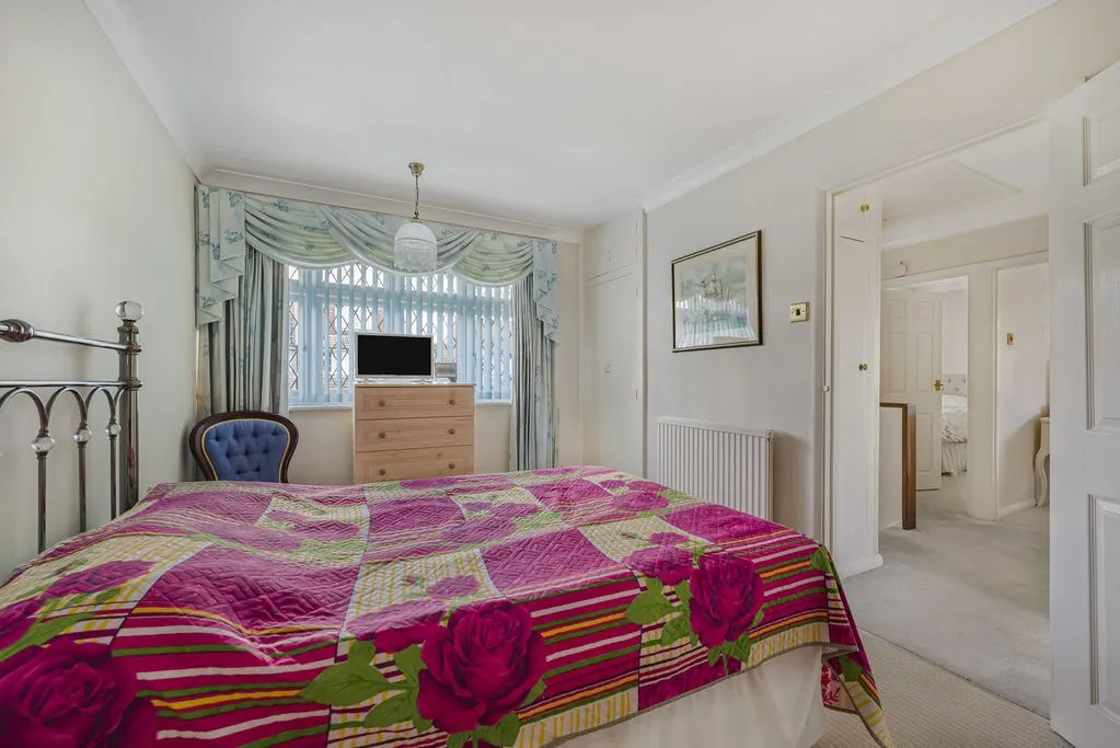 Lesley Close, Bexley, DA5, photo 13