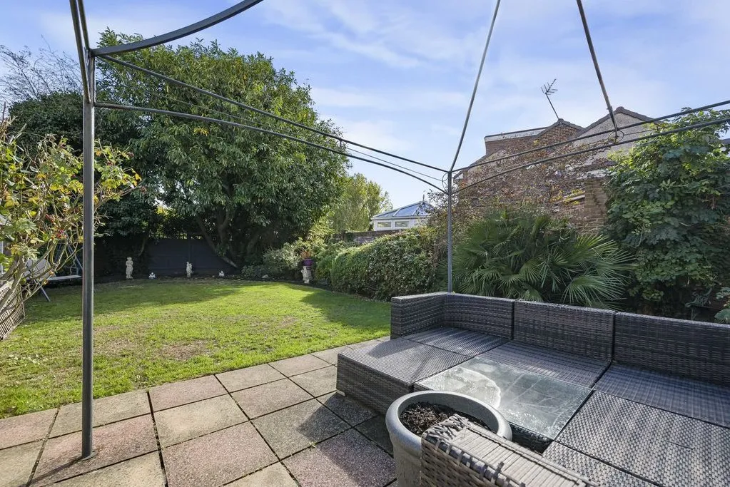 Lesley Close, Bexley, DA5, photo 23