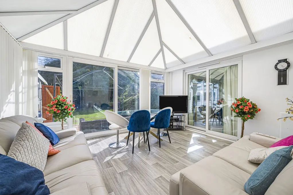 Lesley Close, Bexley, DA5, photo 2