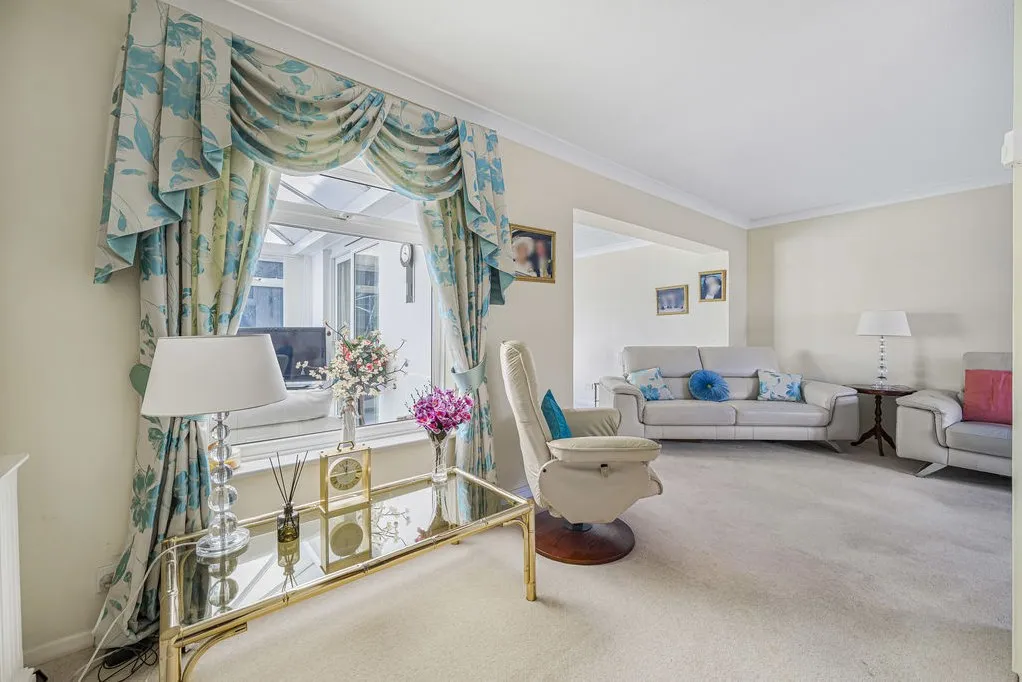 Lesley Close, Bexley, DA5, photo 9