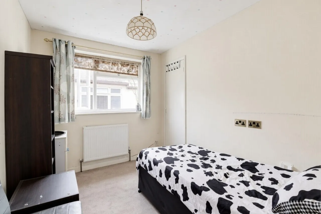 Squires Road, Shepperton, photo 9