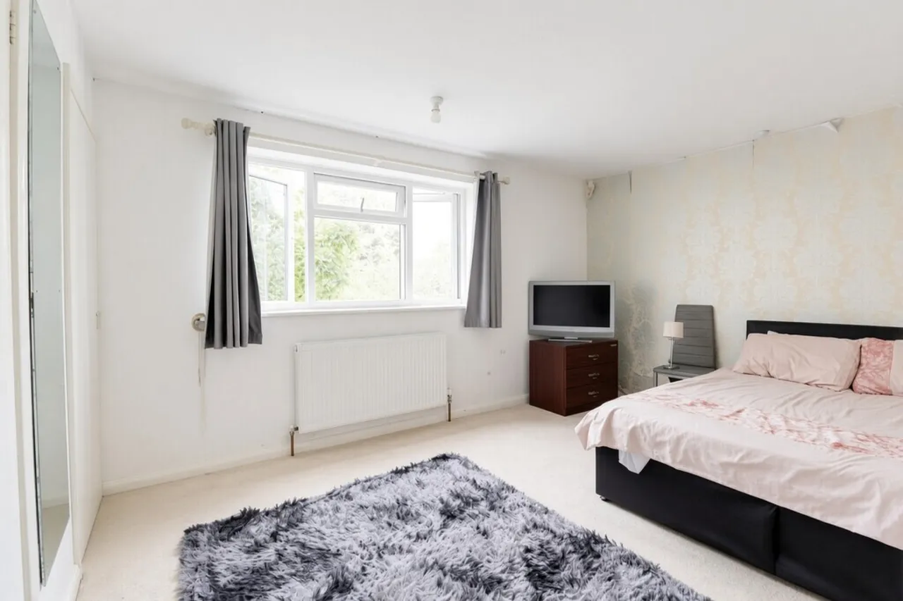 Squires Road, Shepperton, photo 5