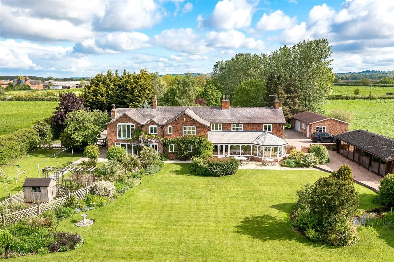 Huxley Lane, Brassey Green, CW6, photo 33
